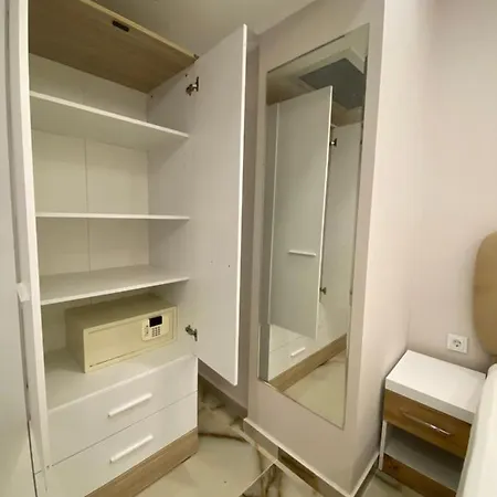 Huma Elite Lägenhetshotell 4*