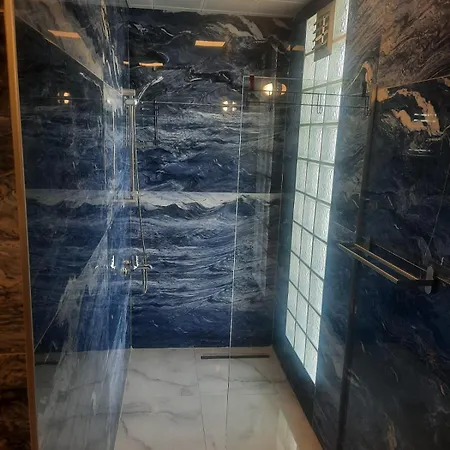 Huma Elite Lägenhetshotell 4*